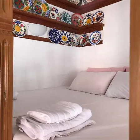 בית נופש Traditional House Of Diafánion