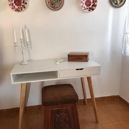 Traditional House Of Case de vacanță
