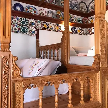 Traditional House Of * Diafánion