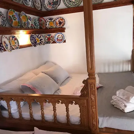 Traditional House Of Case de vacanță